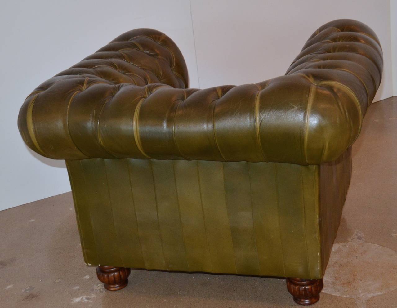 Green Leather Chesterfield Lounge Chair 1