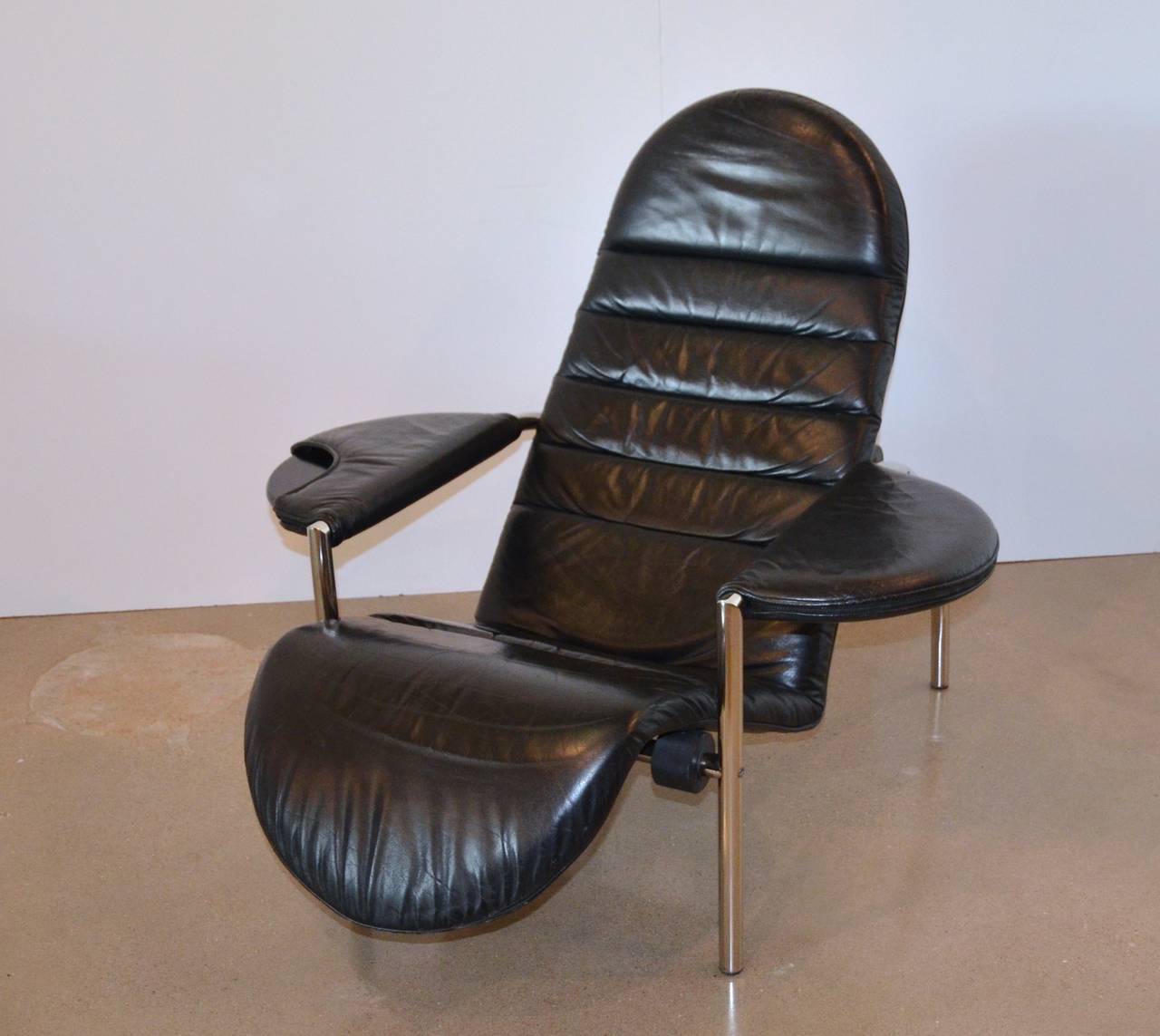 Moroso Italian Modern Reclining Chair, circa 1980s