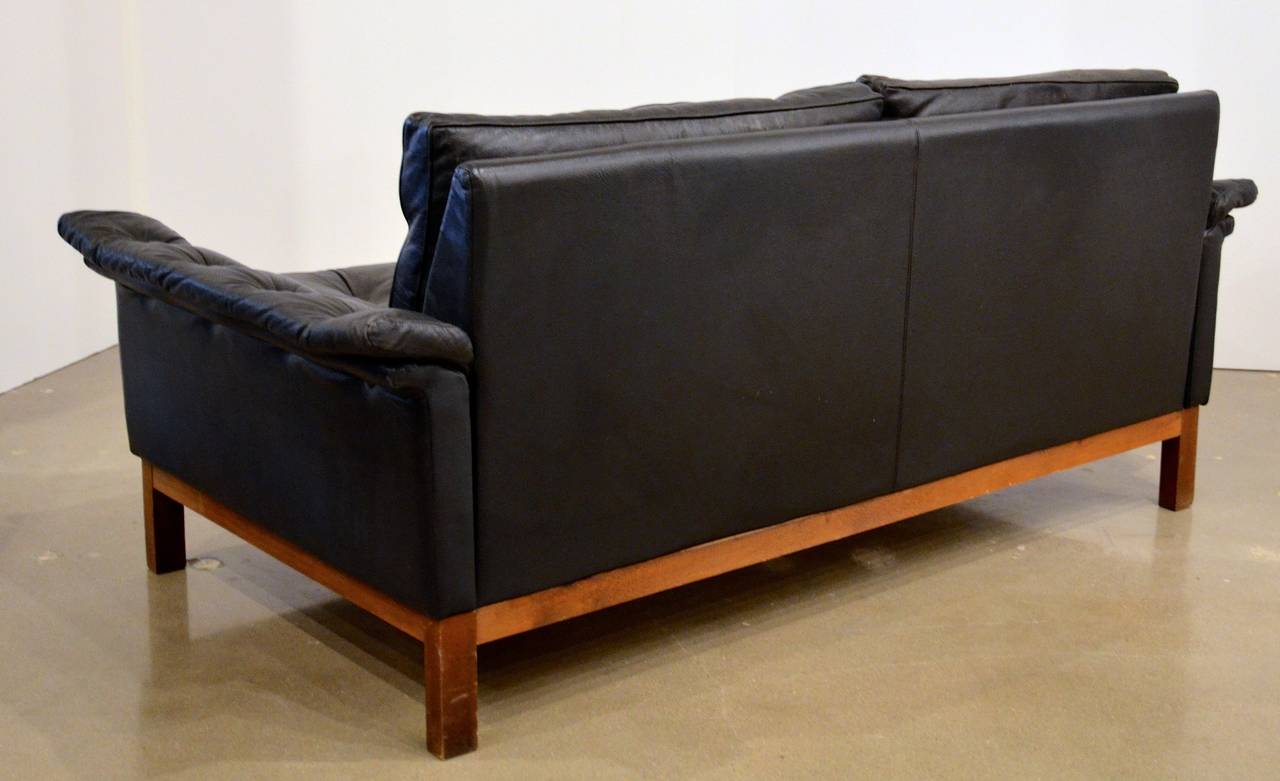 Mid-Century Modern Mid-Century Black Tufted Leather Loveseat, Danish