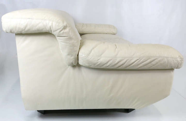 Pair 1980s Italian White Leather Sofa by Marco Zani (Moderne)