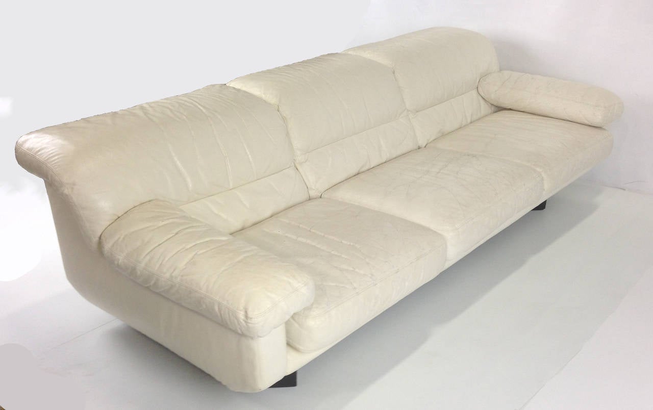 Pair 1980s Italian White Leather Sofa by Marco Zani im Zustand „Gut“ in Danville, CA