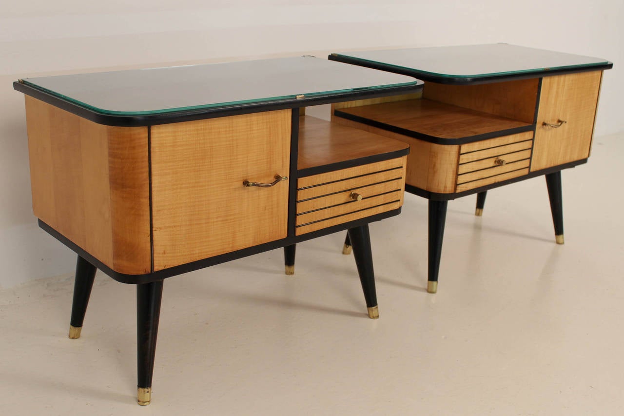 Pair of Italian Mid-Century Modern nightstands 1950s.
In good refinished condition.