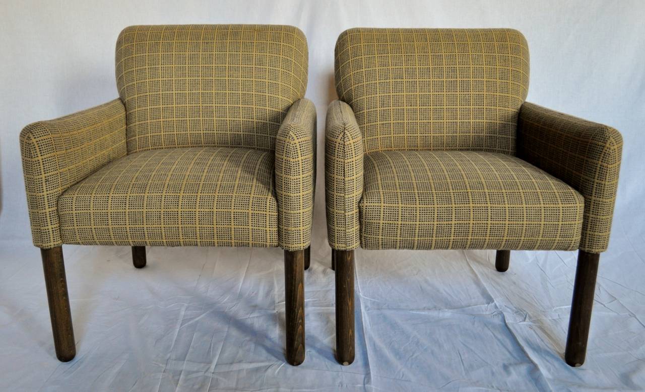 Pair of Mid-Century Modern model 896 wood frame lounge arm chairs by Vico Magistretti for Cassina, 1960s. Upholstered in original wool plaid fabric. Cassina label.