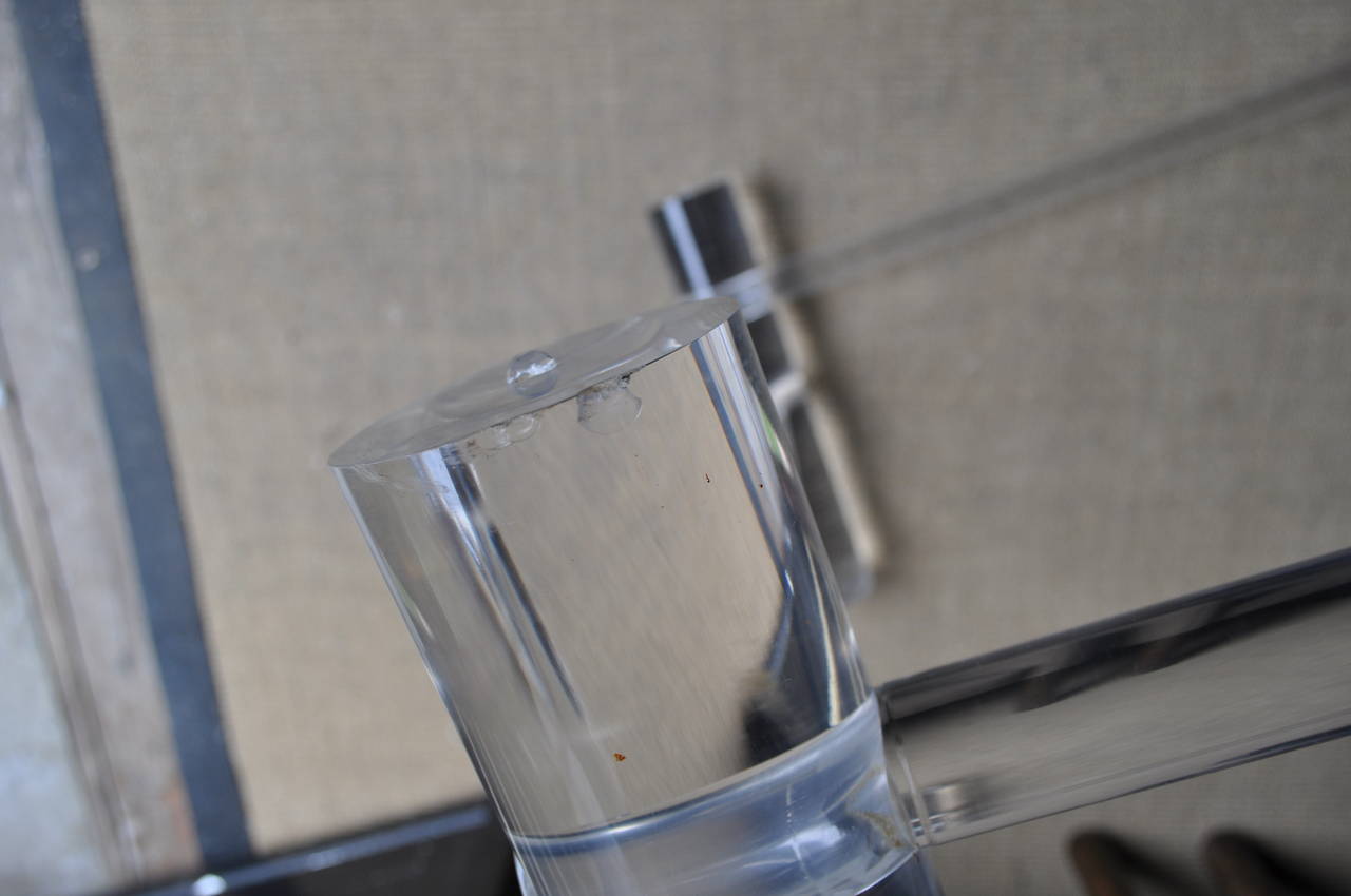 Fin du 20e siècle Base de table à cocktail tubulaire en lucite en vente