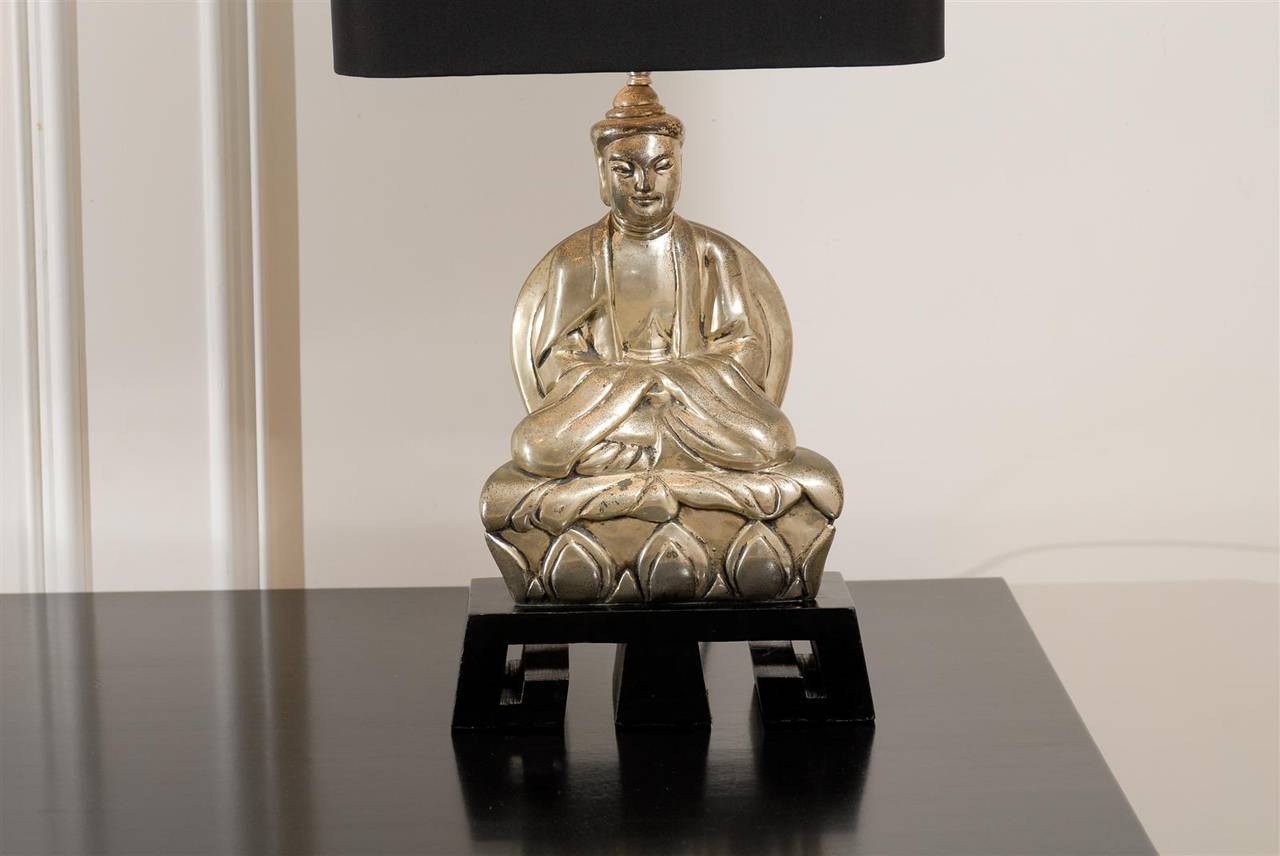 Elegant Pair of Cast Asian Lamps on Greek Key Base For Sale 3
