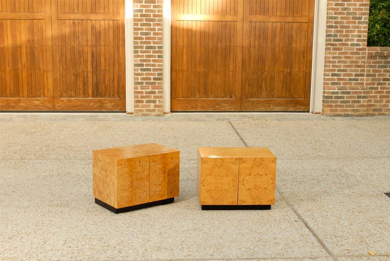 Mid-Century Modern Beautiful Pair of Vintage Bookmatched Olive Wood End Tables or Nightstands