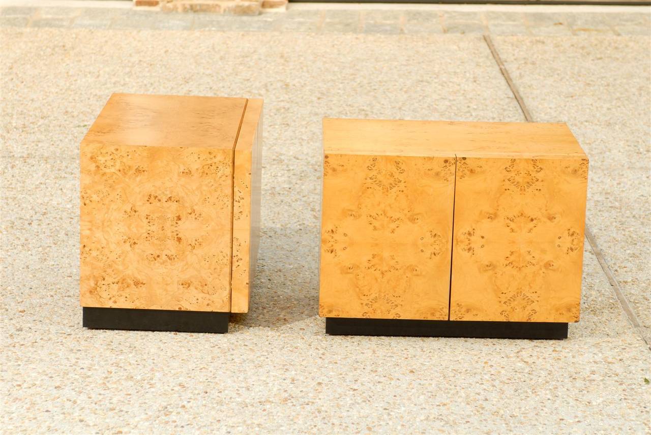 American Beautiful Pair of Vintage Bookmatched Olive Wood End Tables or Nightstands