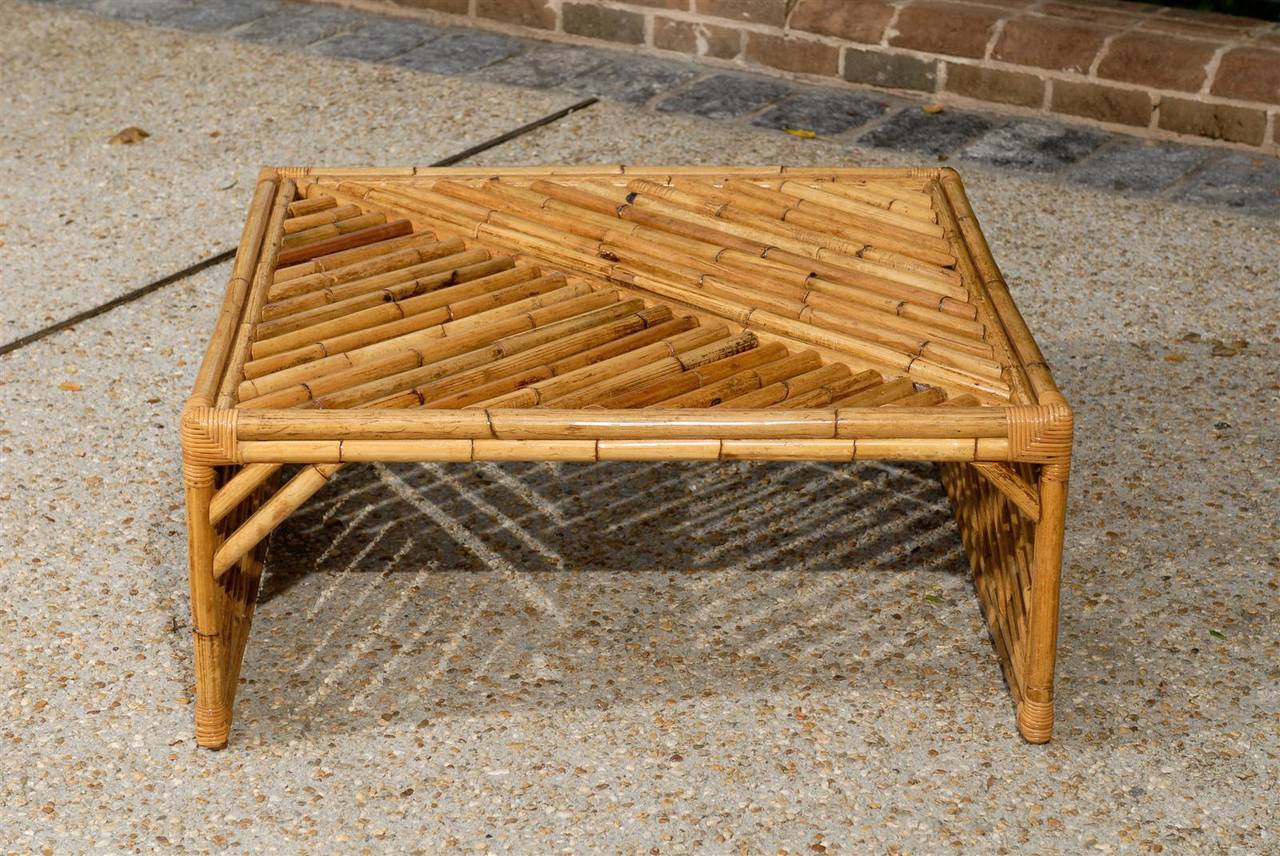 Remarquable table basse moderne de style Chippendale en bambou en vente 2
