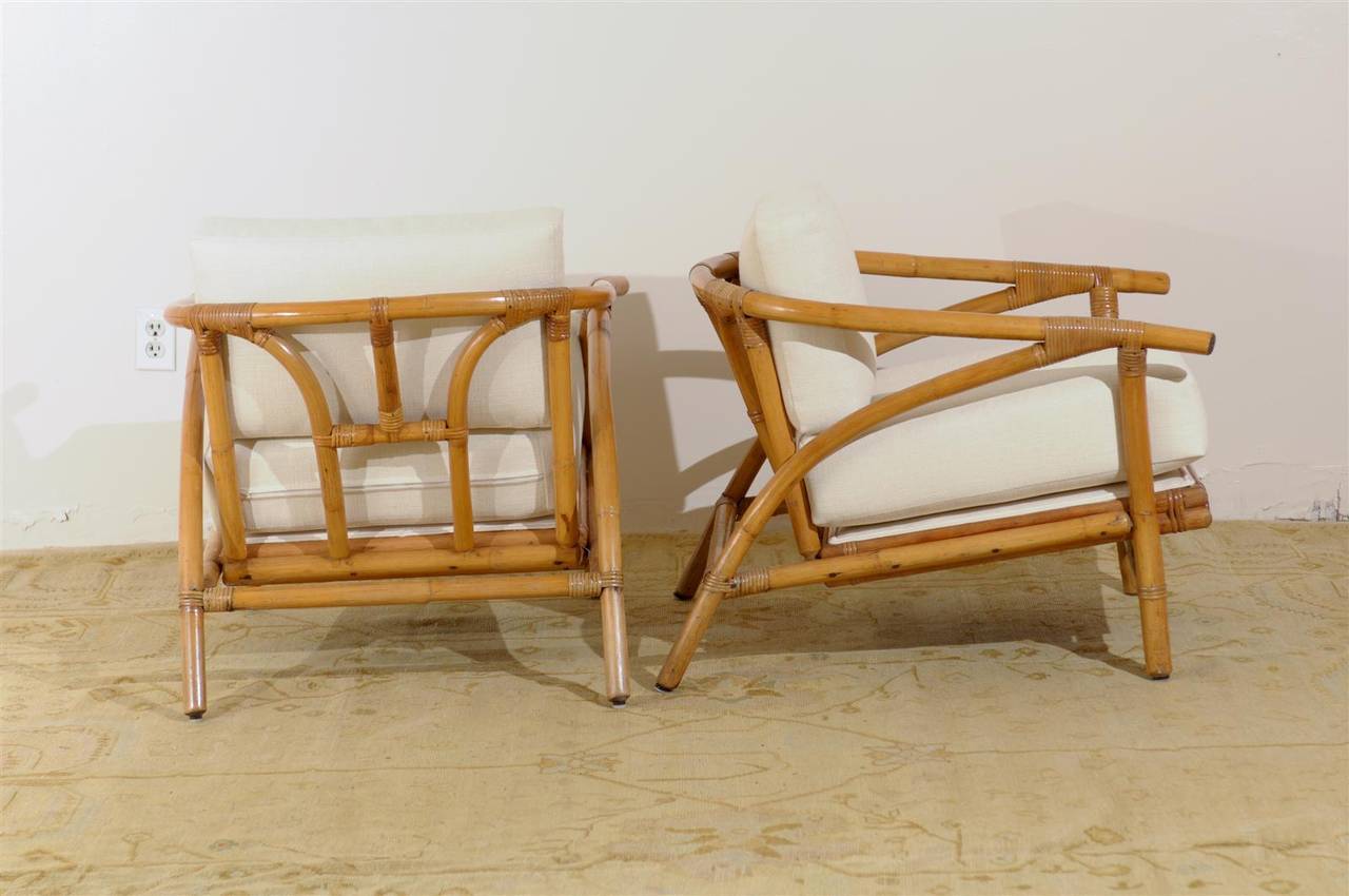 Stylish Pair of Modern Lounge Chairs by Ficks Reed In Excellent Condition In Atlanta, GA