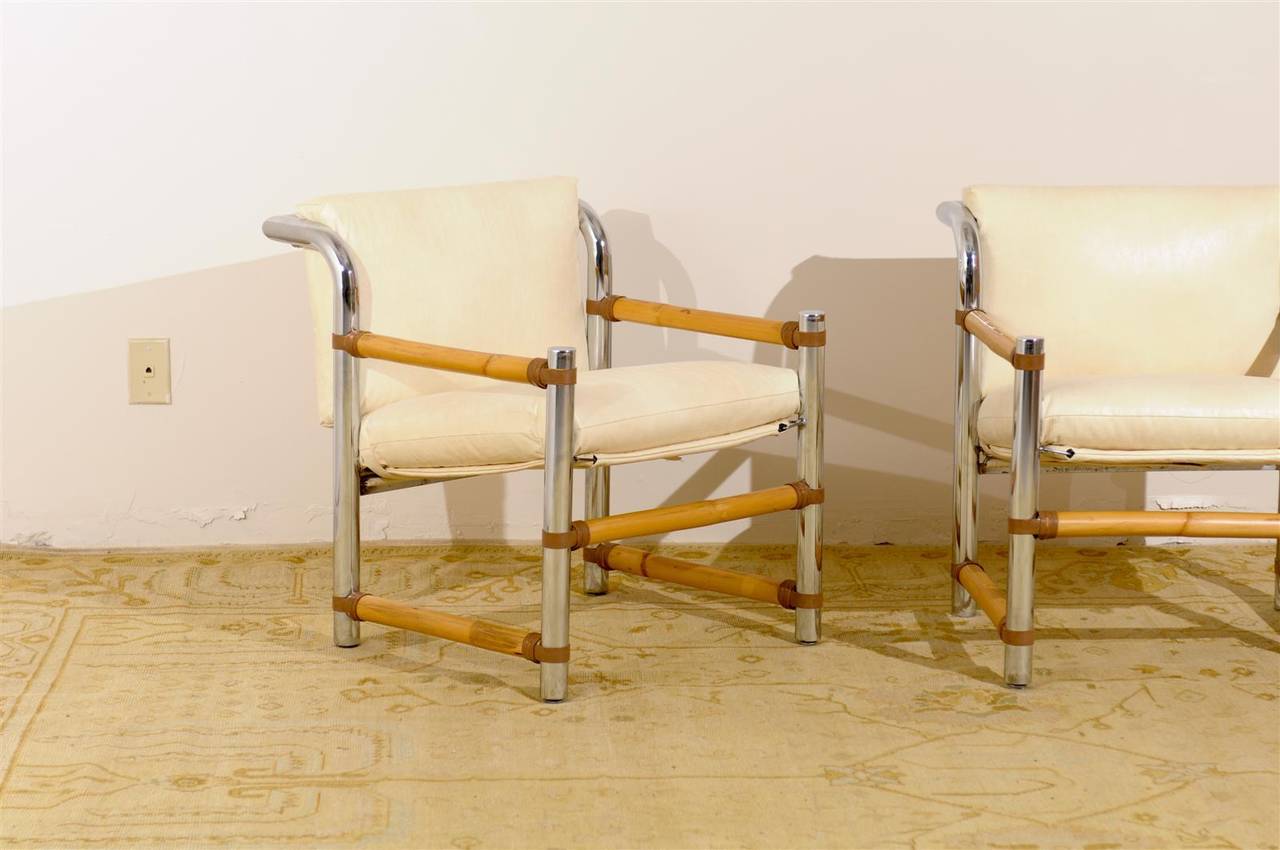 Ein wunderschönes Paar restaurierter Vintage-Loungesessel aus Chrom und Bambus im Angebot 3