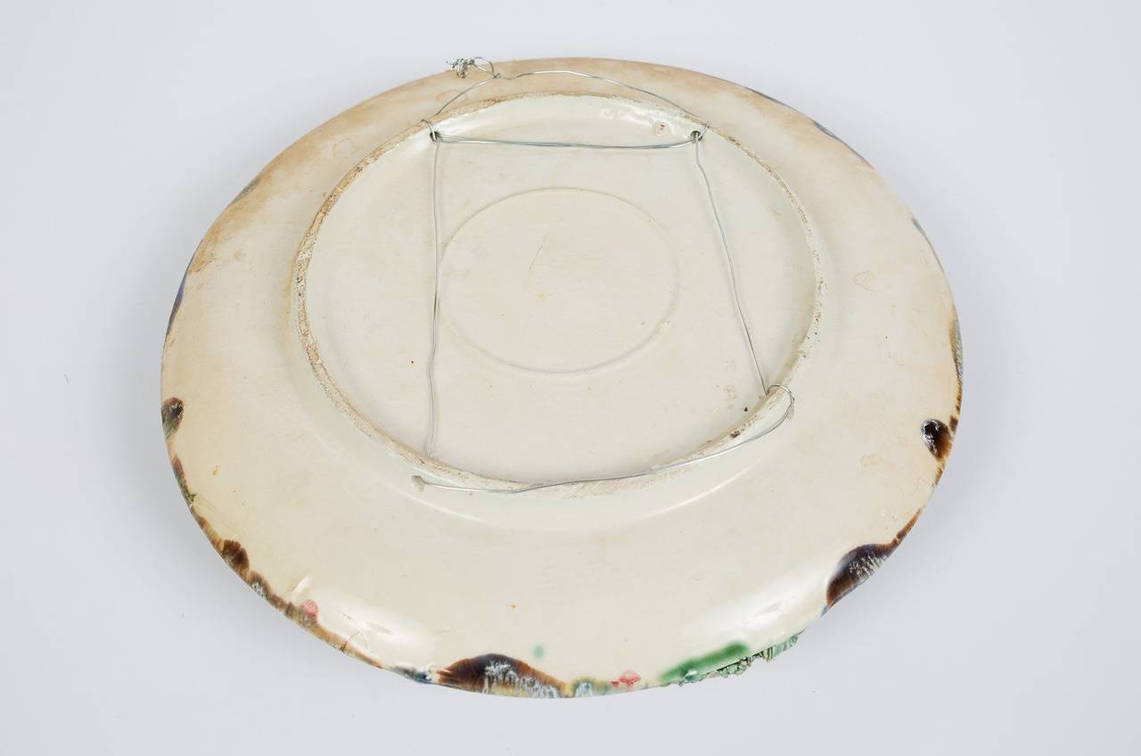 Palissy Style Majolica Trompe-l'oeil Spider Crab Plate In Excellent Condition In Birmingham, AL