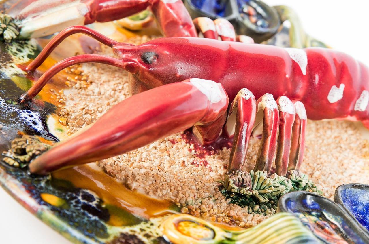 Palissy Style Majolica Trompe-l'oeil Homard Lobster Plate In Excellent Condition In Birmingham, AL