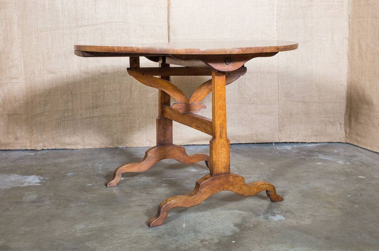 Antique French Wine Tasting Table or Tilt-Top Table In Excellent Condition In Birmingham, AL