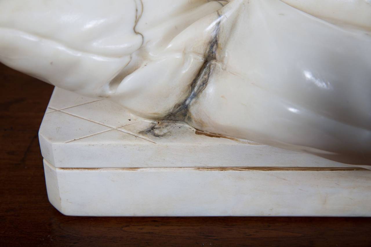 Scultura in alabastro intagliata a mano dei primi del Novecento italiano in vendita 3
