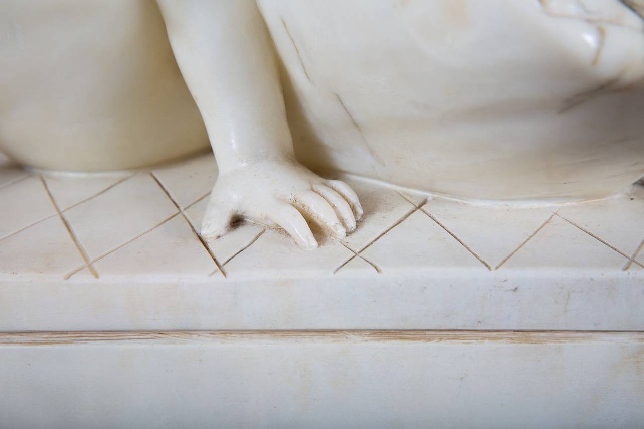 Sculpture italienne en albâtre sculptée à la main du début du XXe siècle Excellent état - En vente à Birmingham, AL