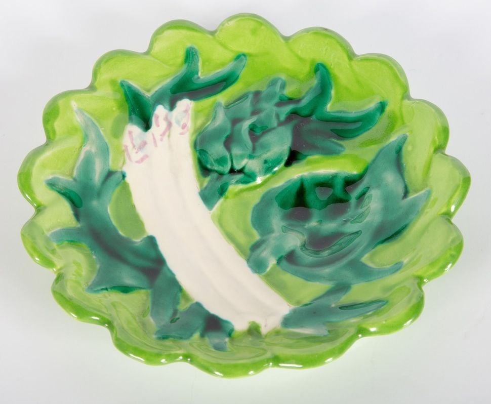 Set of 8 Atelier Cerenne Majolica Asparagus Plates and Server