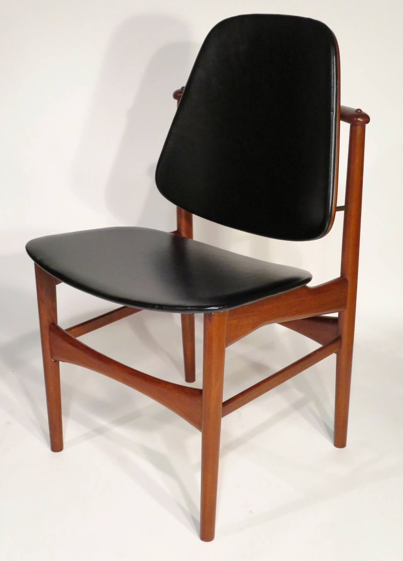 Set of Six Danish Modern Chairs by Arne Hovmand-Olsen In Excellent Condition In San Diego, CA
