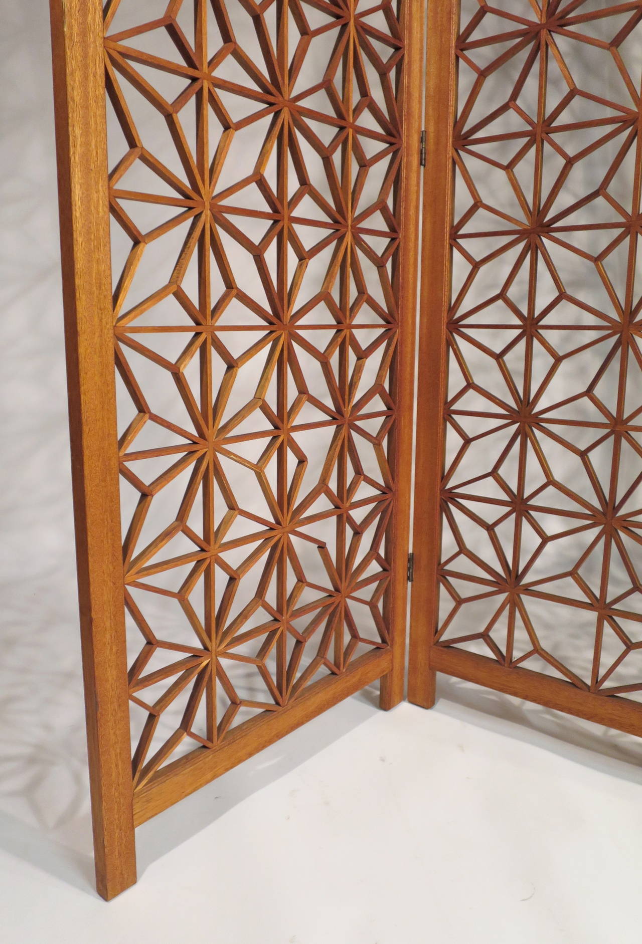 Mid-Century Modern Geometric Screen or Divider In Excellent Condition For Sale In San Diego, CA