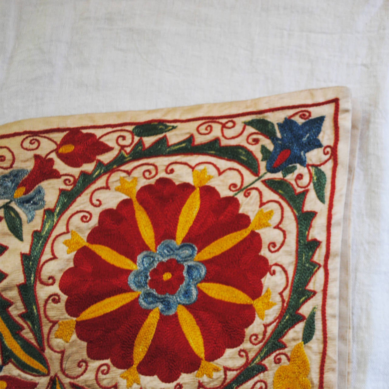 Silk Hand-Embroidered Uzbek Suzani For Sale