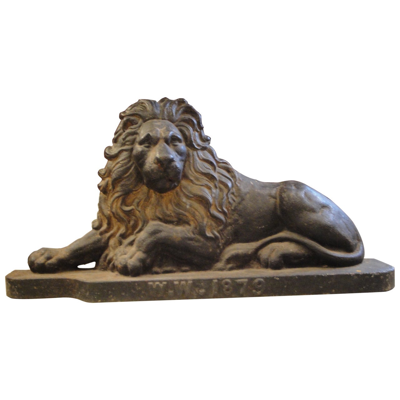 19th Century English Cast Iron Lion Sculpture For Sale