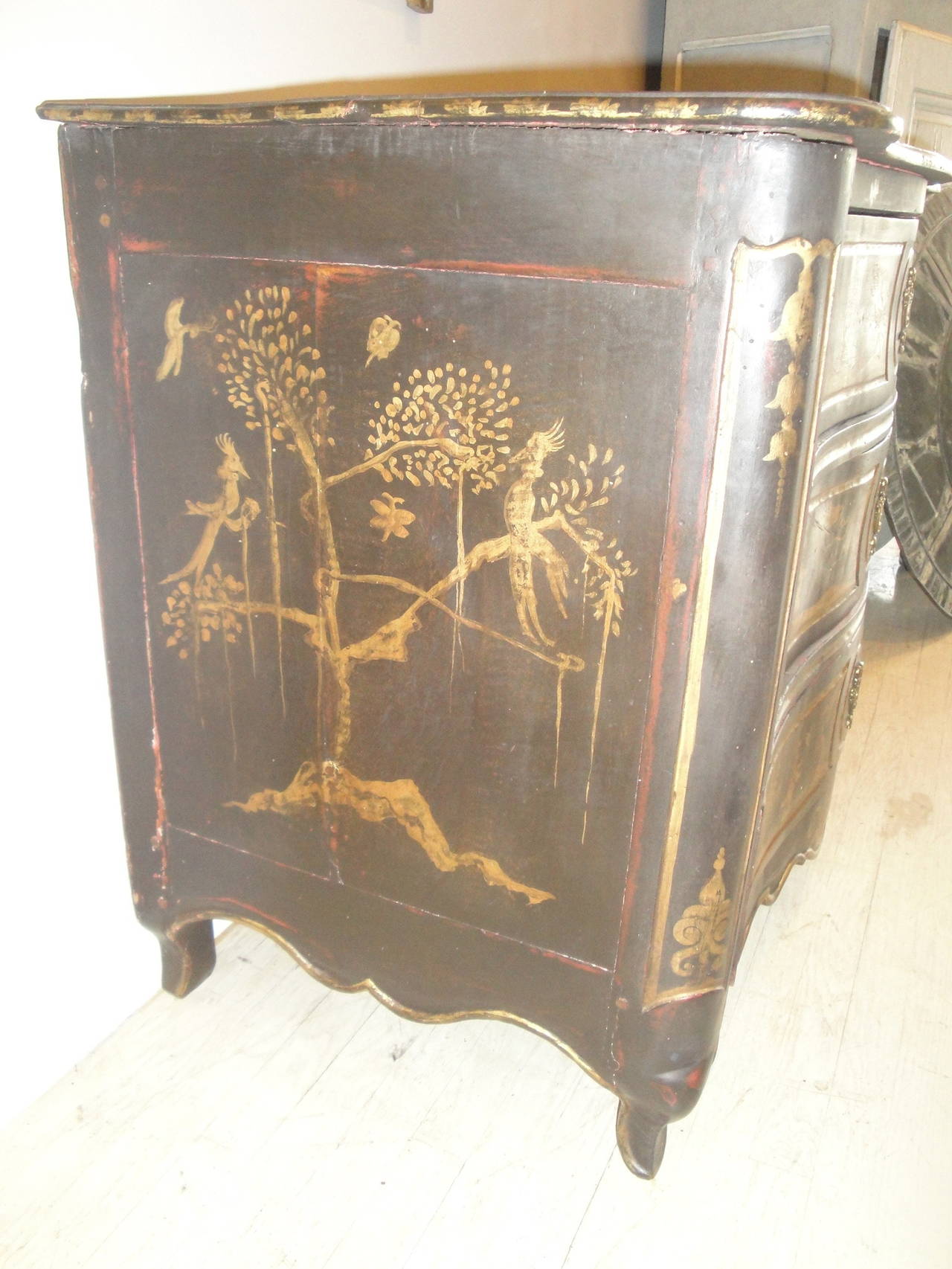 French 18th Century Chinoiserie Commode For Sale