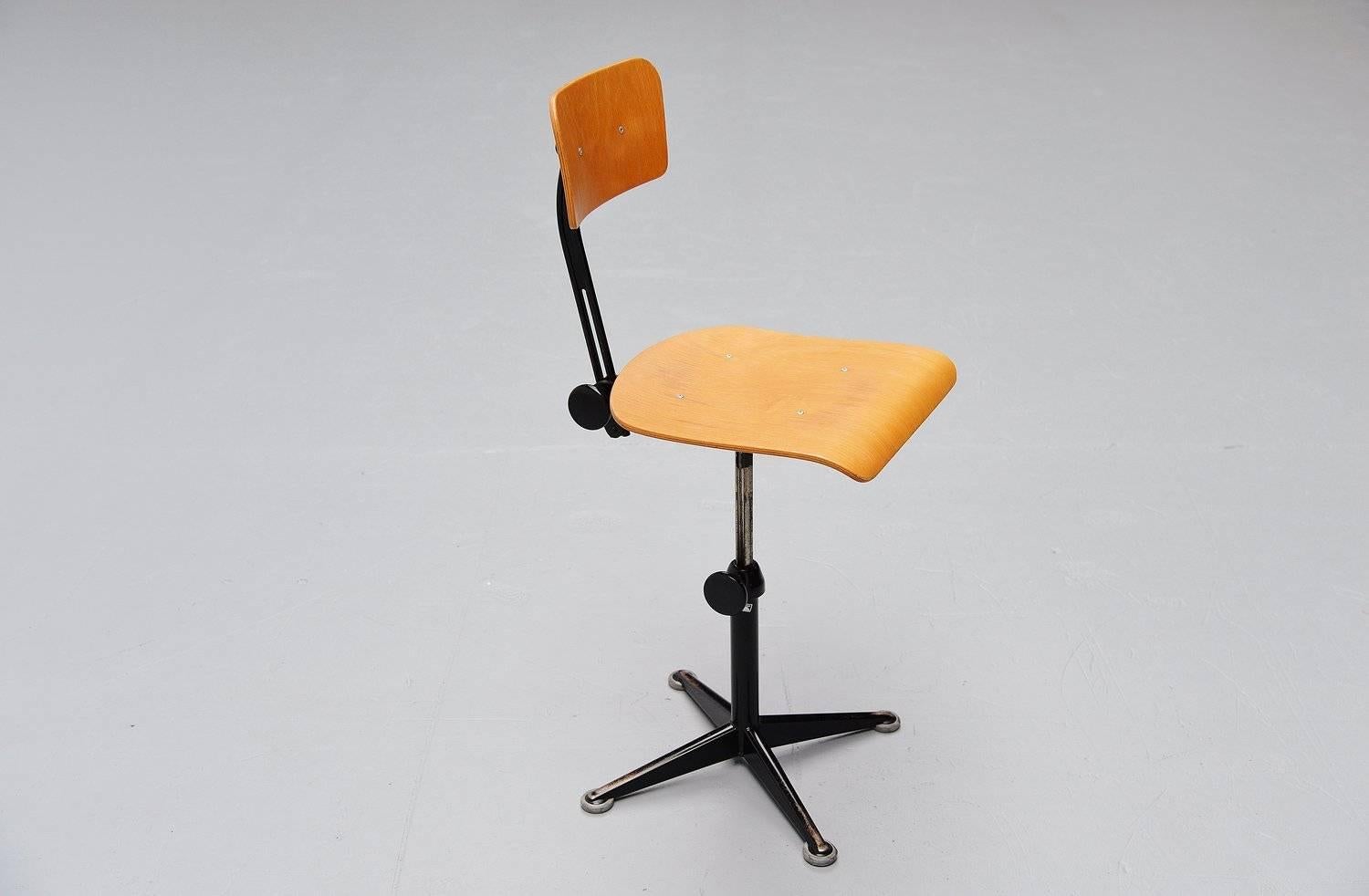 Friso Kramer Drafting Chair Set Ahrend de Cirkel, 1963 In Excellent Condition In Roosendaal, Noord Brabant