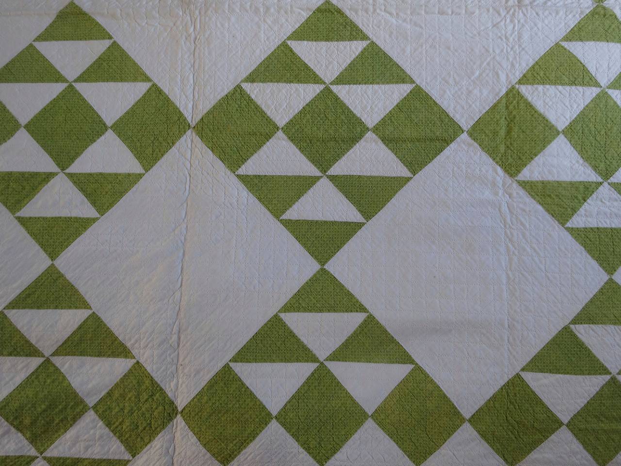 American Double Pyramids Quilt with Bold Zigzag Border