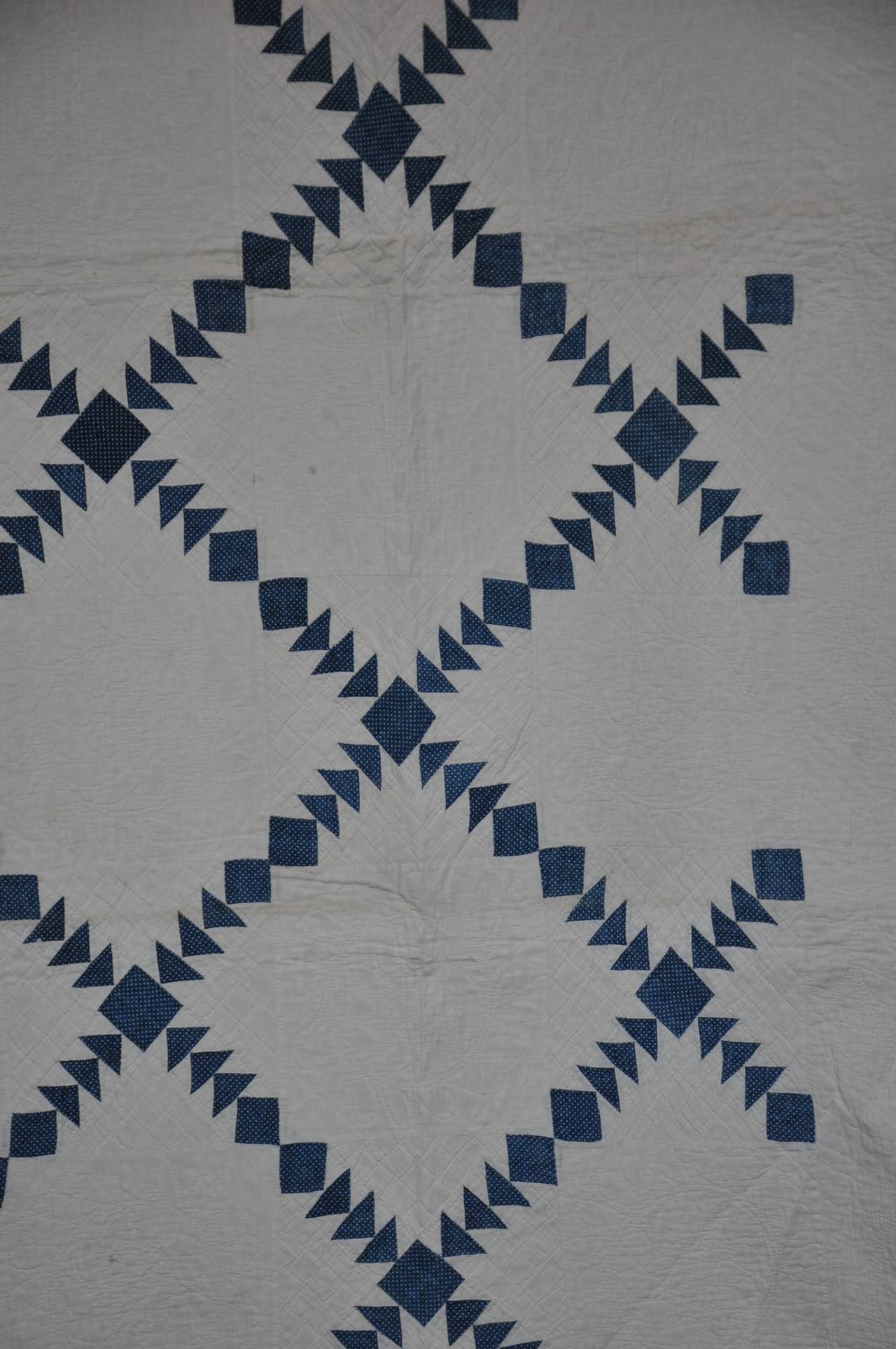Diamonds in a Wild Geese Sashing Quilt In Excellent Condition In den Haag, NL
