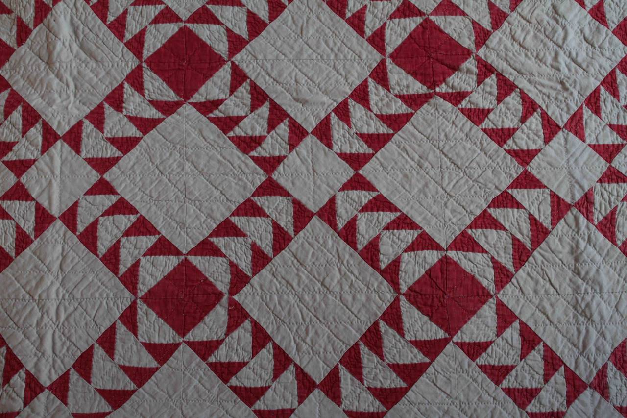 Diamonds in Wild Goose Chase Sashing Quilt In Excellent Condition For Sale In den Haag, NL