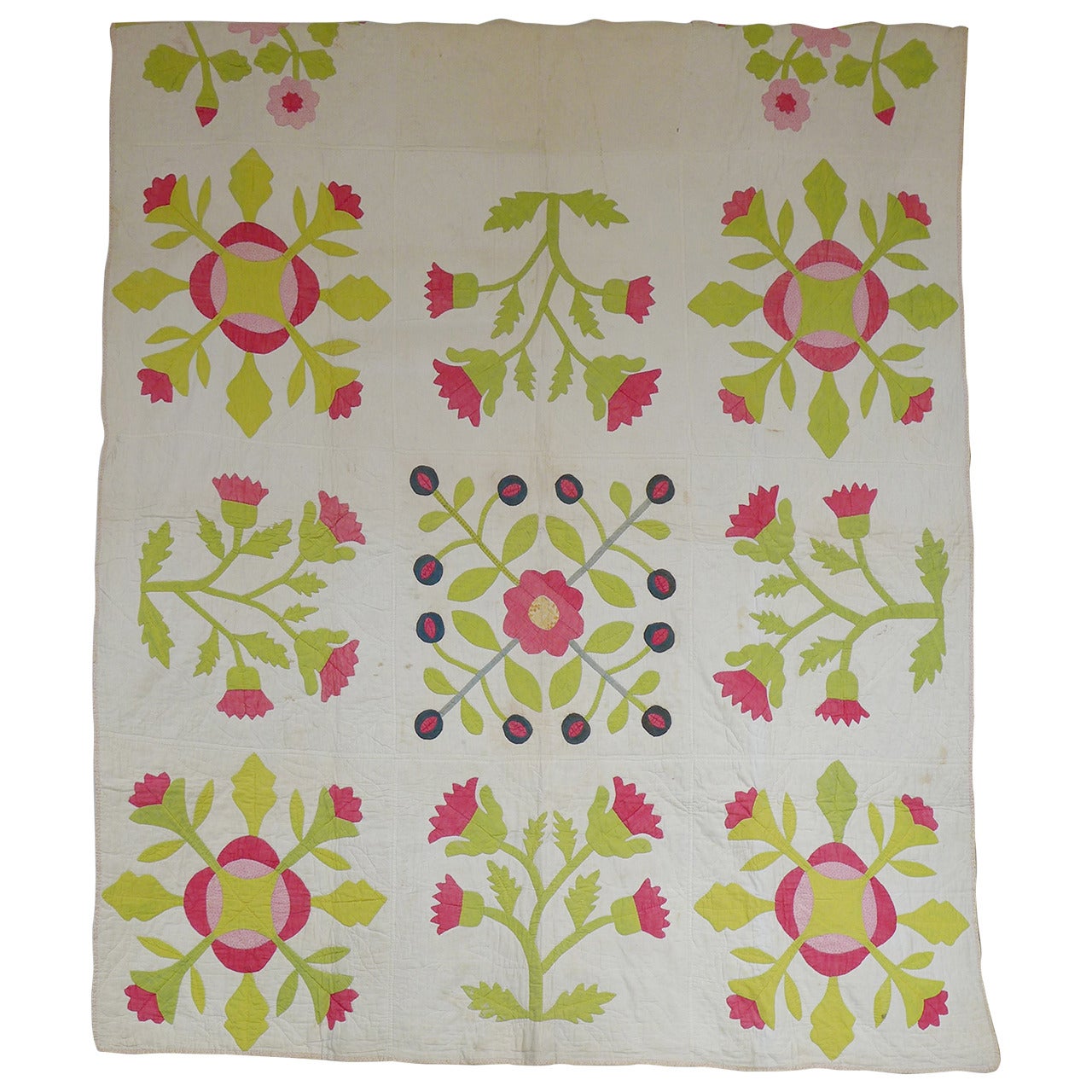 Applique Quilt with Floral Motifs on a White Background For Sale