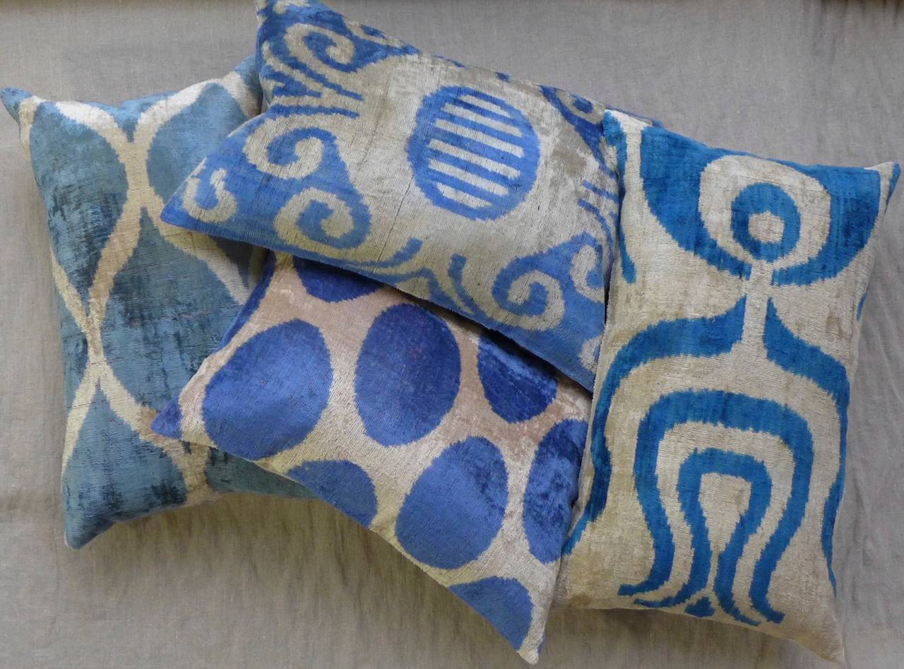 Turkish Silk Velvet  Pillow Cover In Excellent Condition For Sale In den Haag, NL