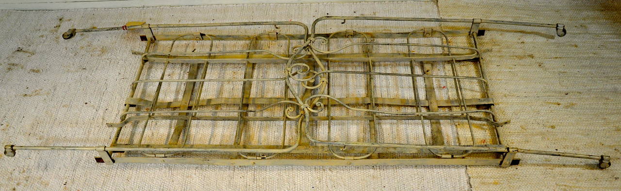 19th Century French Wrought Iron Baby Bed For Sale 2