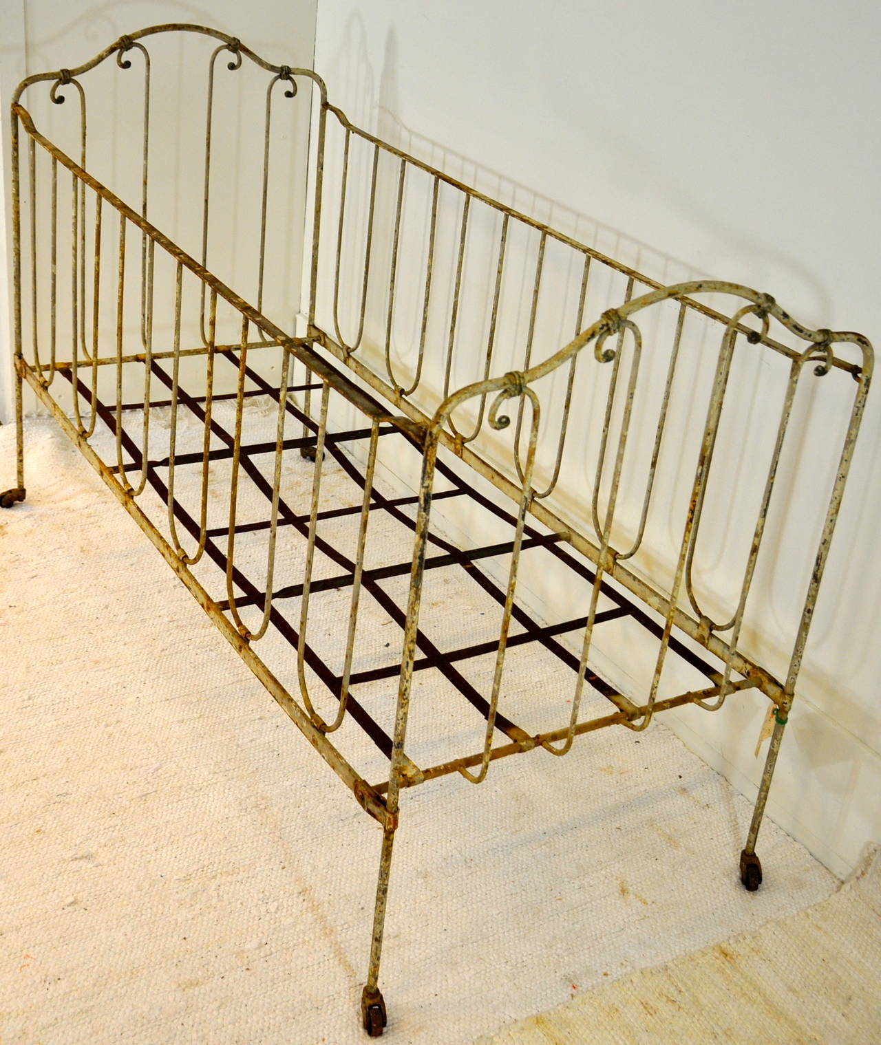 19th Century French Wrought Iron Baby Bed For Sale 1