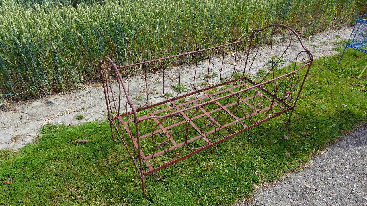 19th Century French Baby Bed with Sky For Sale 4