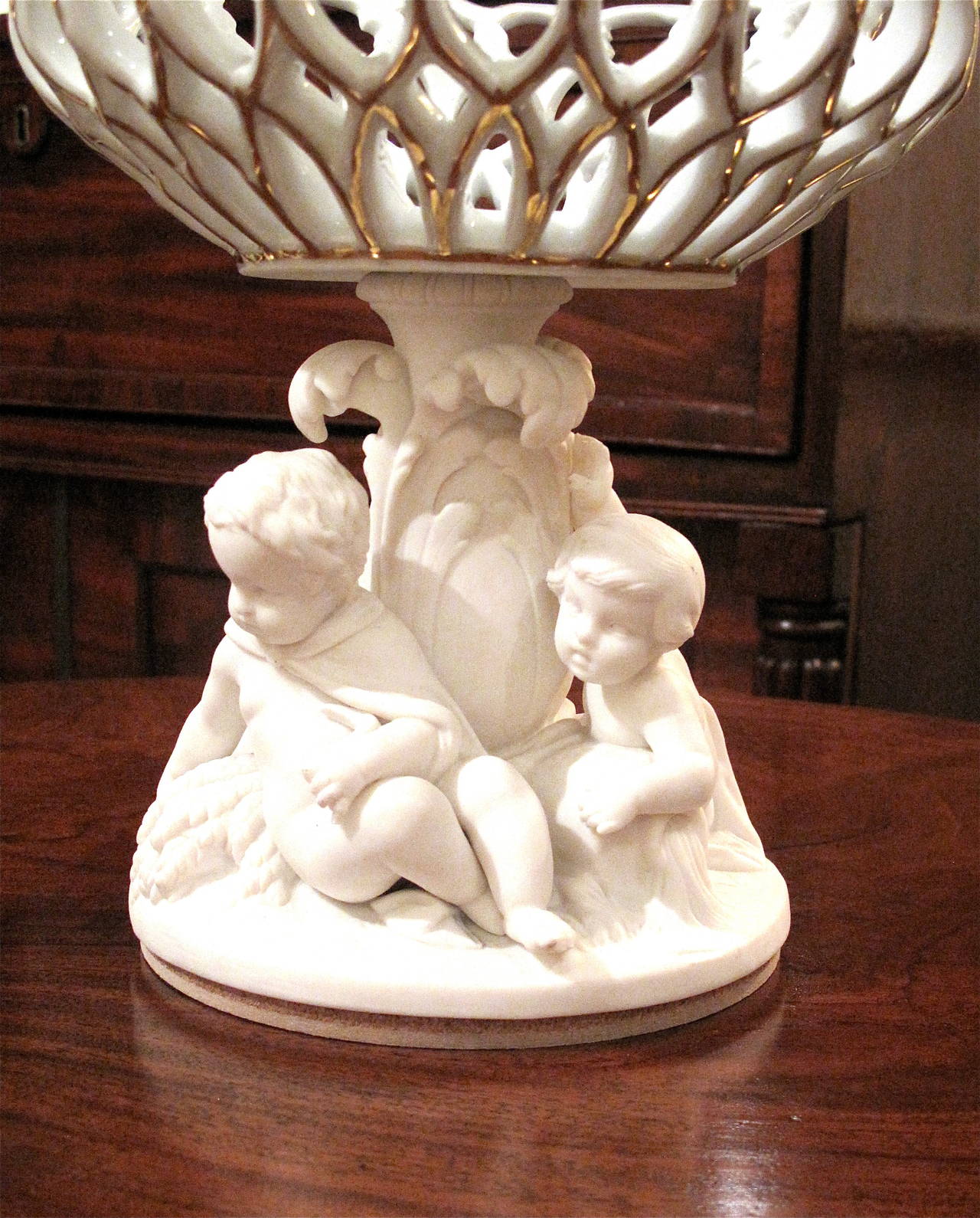 Minton Compote with Pierced Basket and Putti, 19th Century In Excellent Condition In Charlottesville, VA
