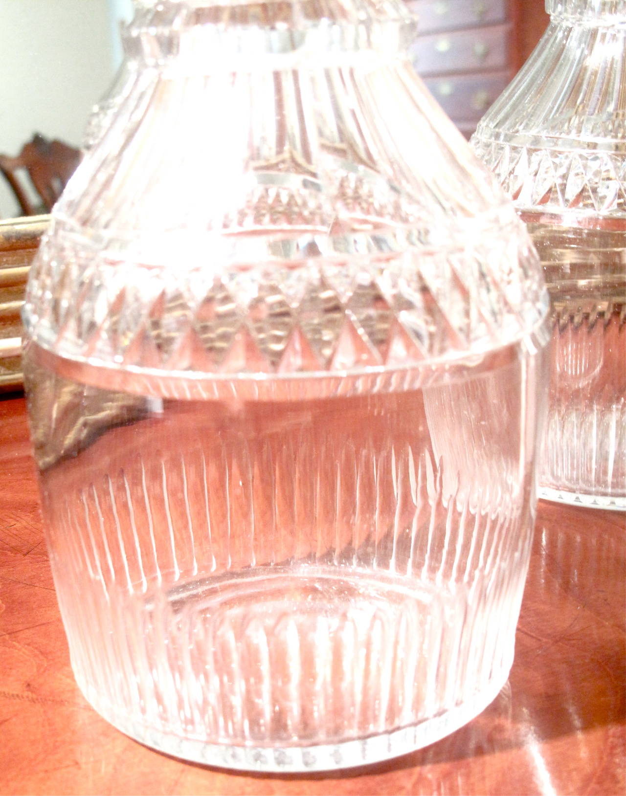 Pair of George III Cut Glass Decanters In Excellent Condition In Charlottesville, VA