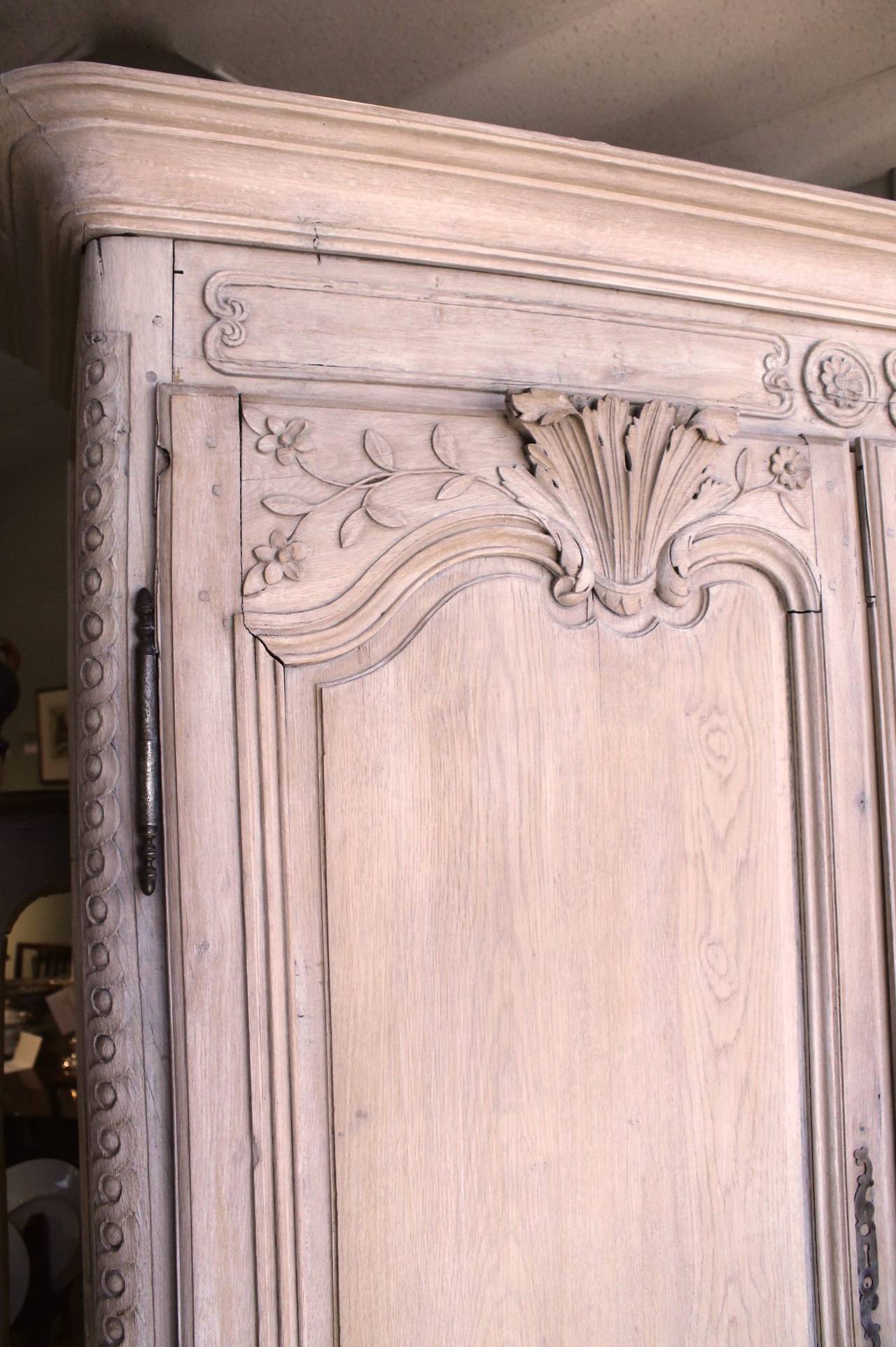 French Louis XVI Style Carved Oak Armoire In Good Condition In Charlottesville, VA