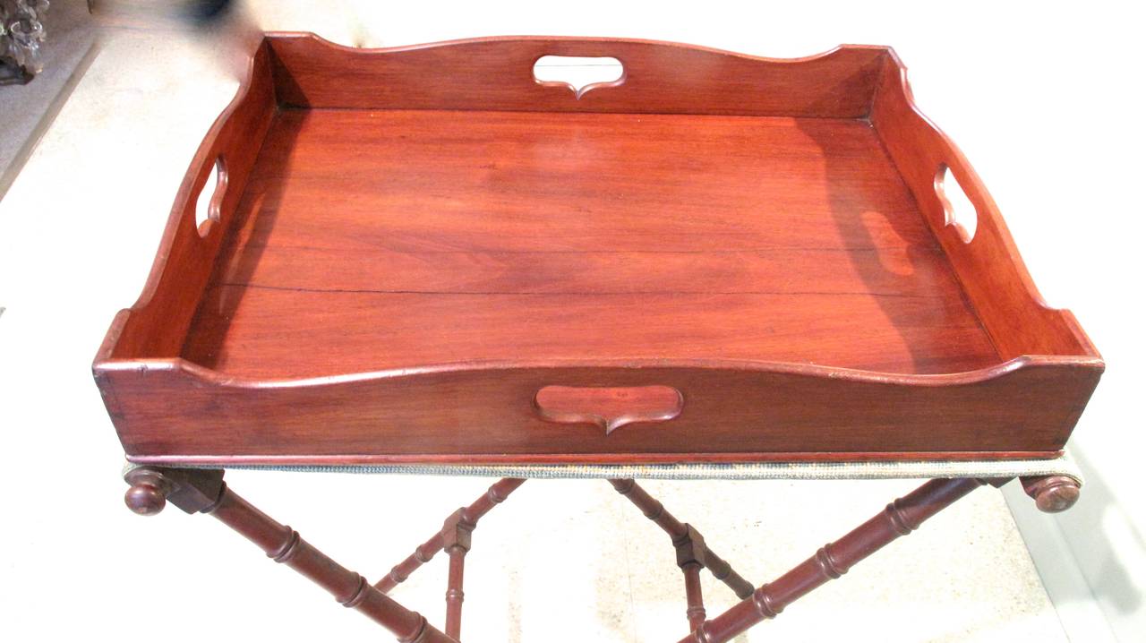English Regency Butler’s Tray on Stand In Good Condition For Sale In Charlottesville, VA