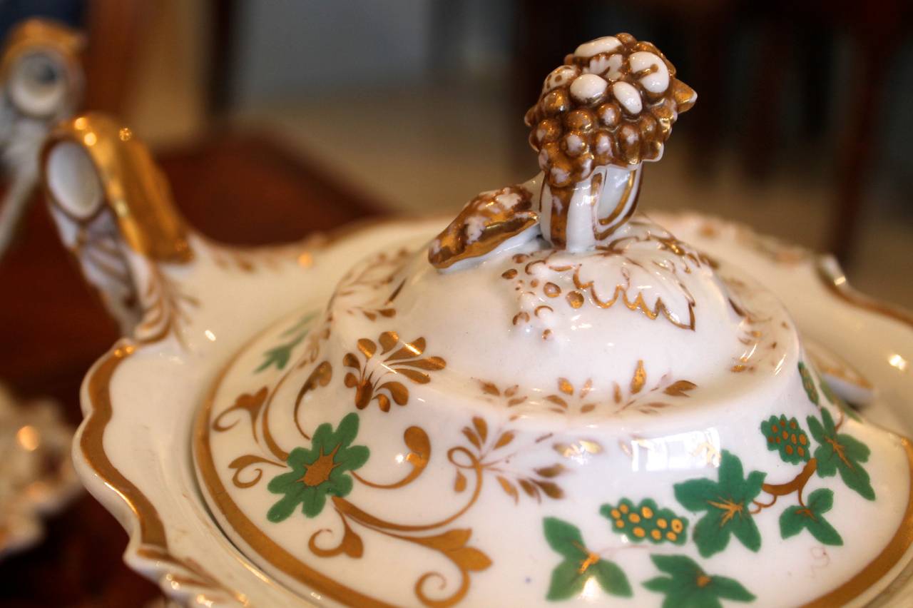Pair of English Covered Sauce Tureens For Sale 2