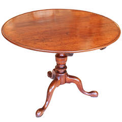 Federal Walnut Pennsylvania Tilt-Top Table