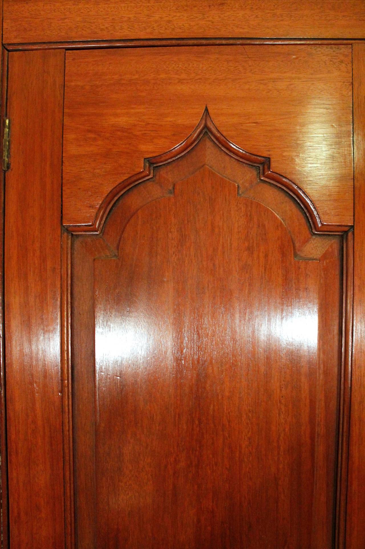 English Mahogany Corner Cupboard with Gothic Paneled Doors In Excellent Condition In Charlottesville, VA