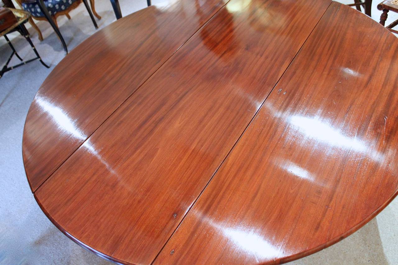 George II Mahogany Round Dining Table, 18th Century In Good Condition For Sale In Charlottesville, VA