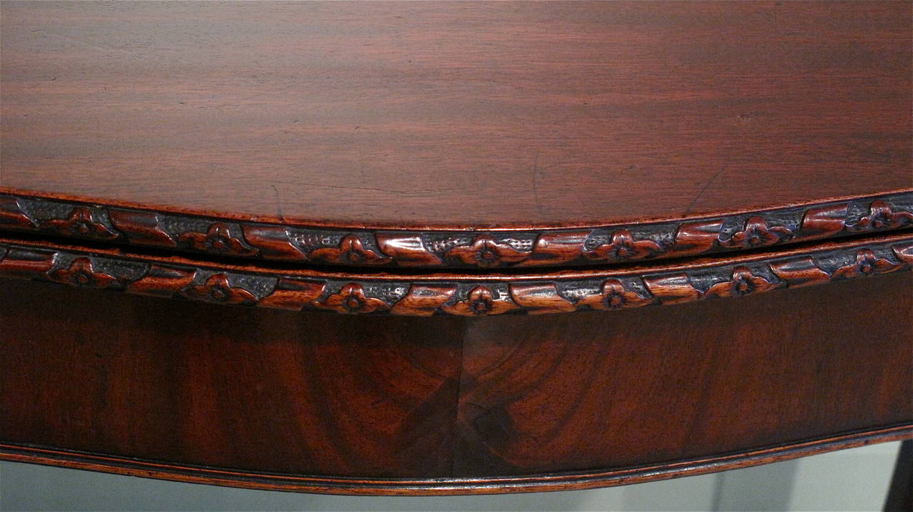 George III Mahogany Serpentine Front Game Table In Good Condition For Sale In Charlottesville, VA