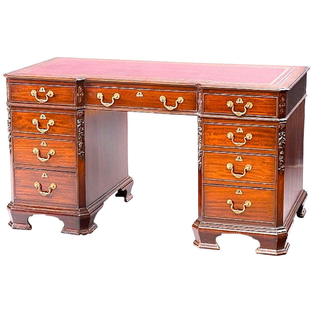 English George III Style Mahogany Pedestal Desk For Sale