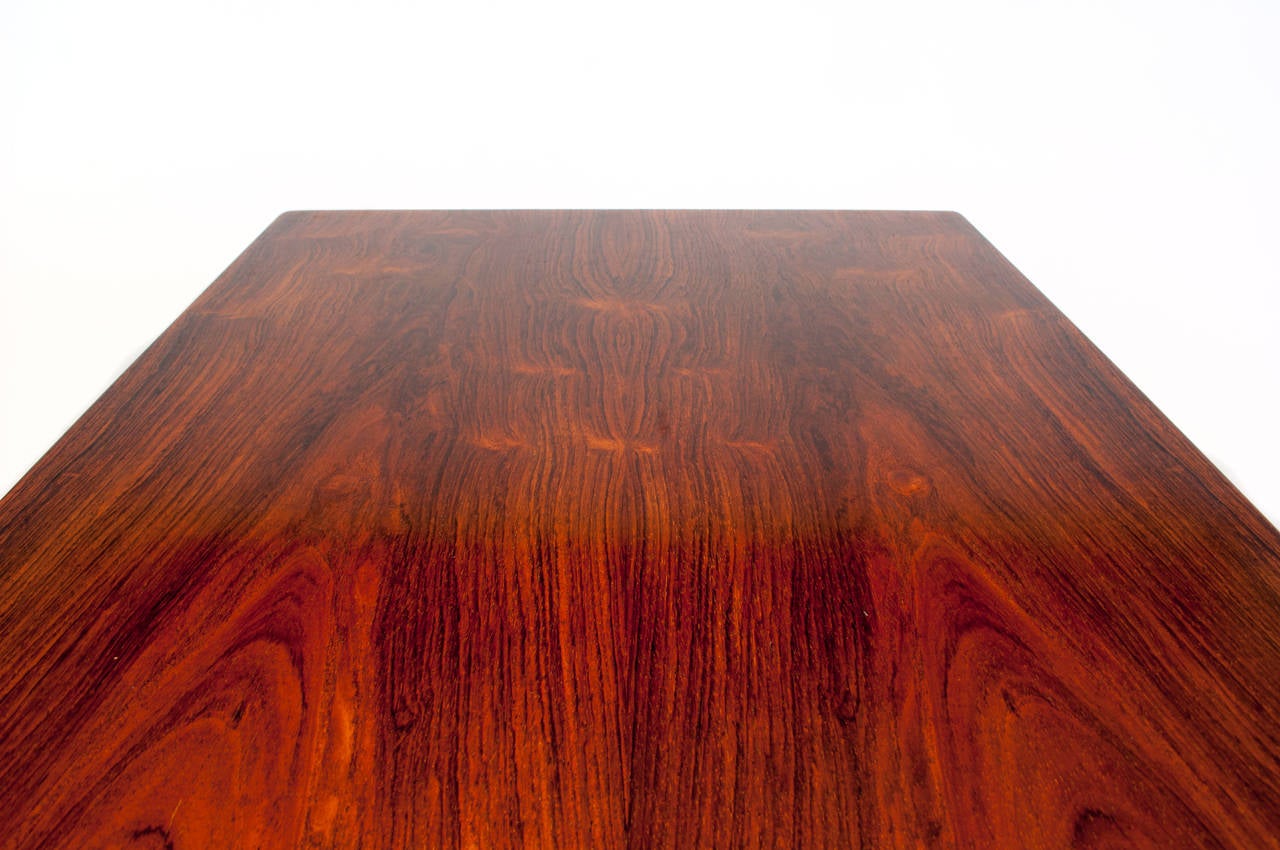 Arne Jacobsen Rosewood Drop-Leaf Table for Fritz Hansen In Excellent Condition In Copenhagen, DK