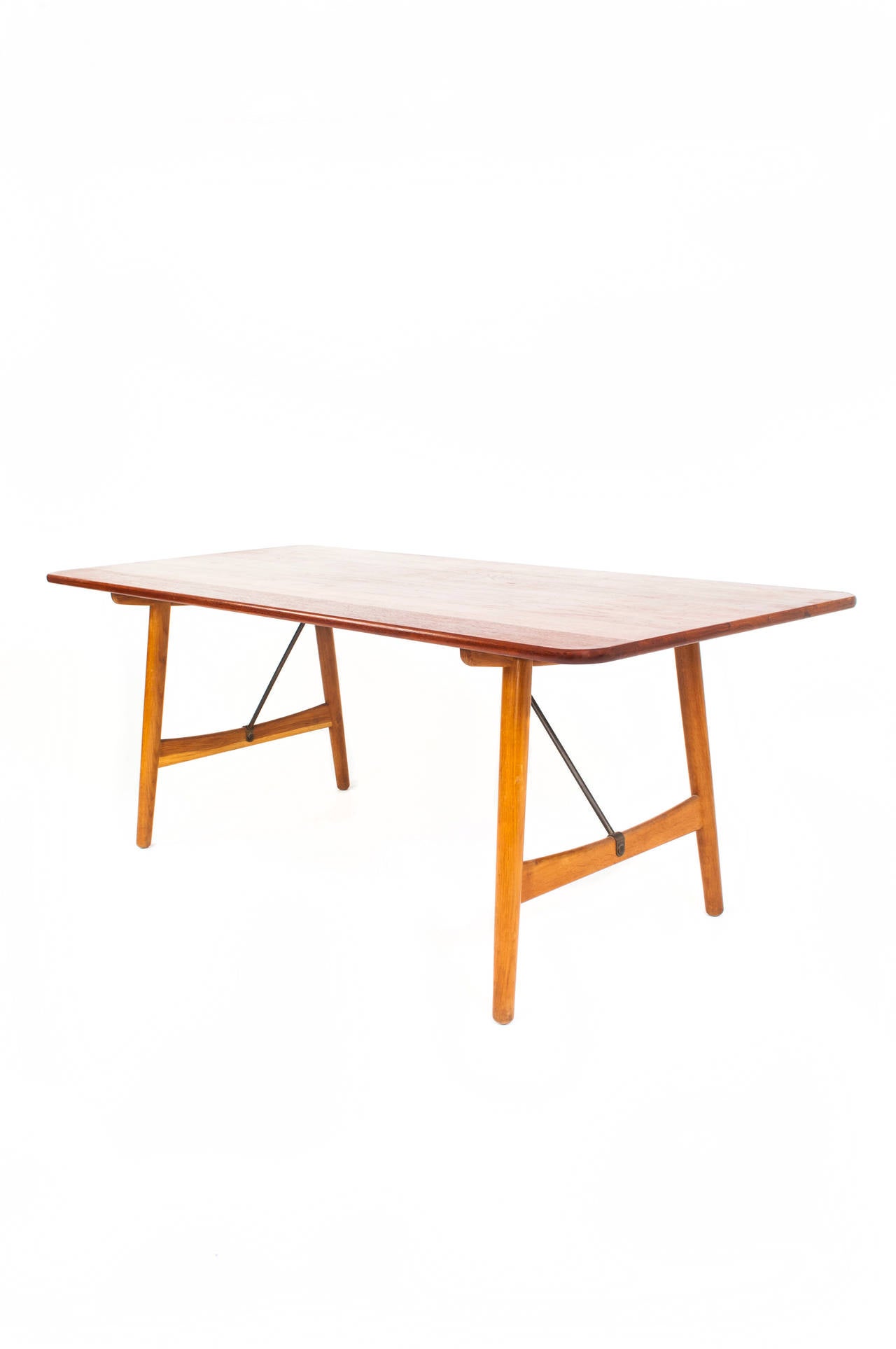 Mid-Century Modern Borge Mogensen Hunting table For Sale