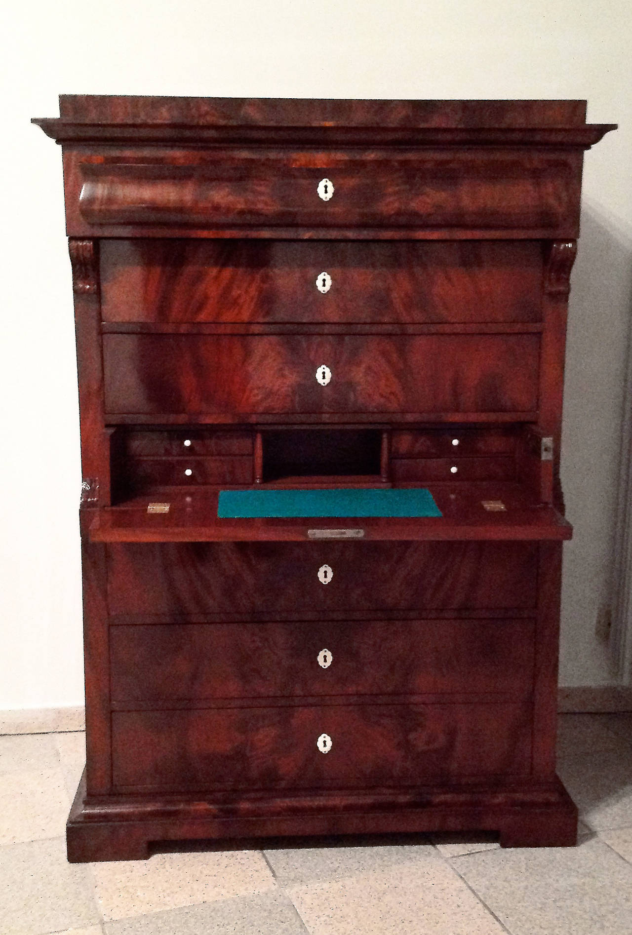 Biedermeier mahogany chiffonier with writing drawer northern Europe, circa 1840
fully restored with shellac finish. 

 