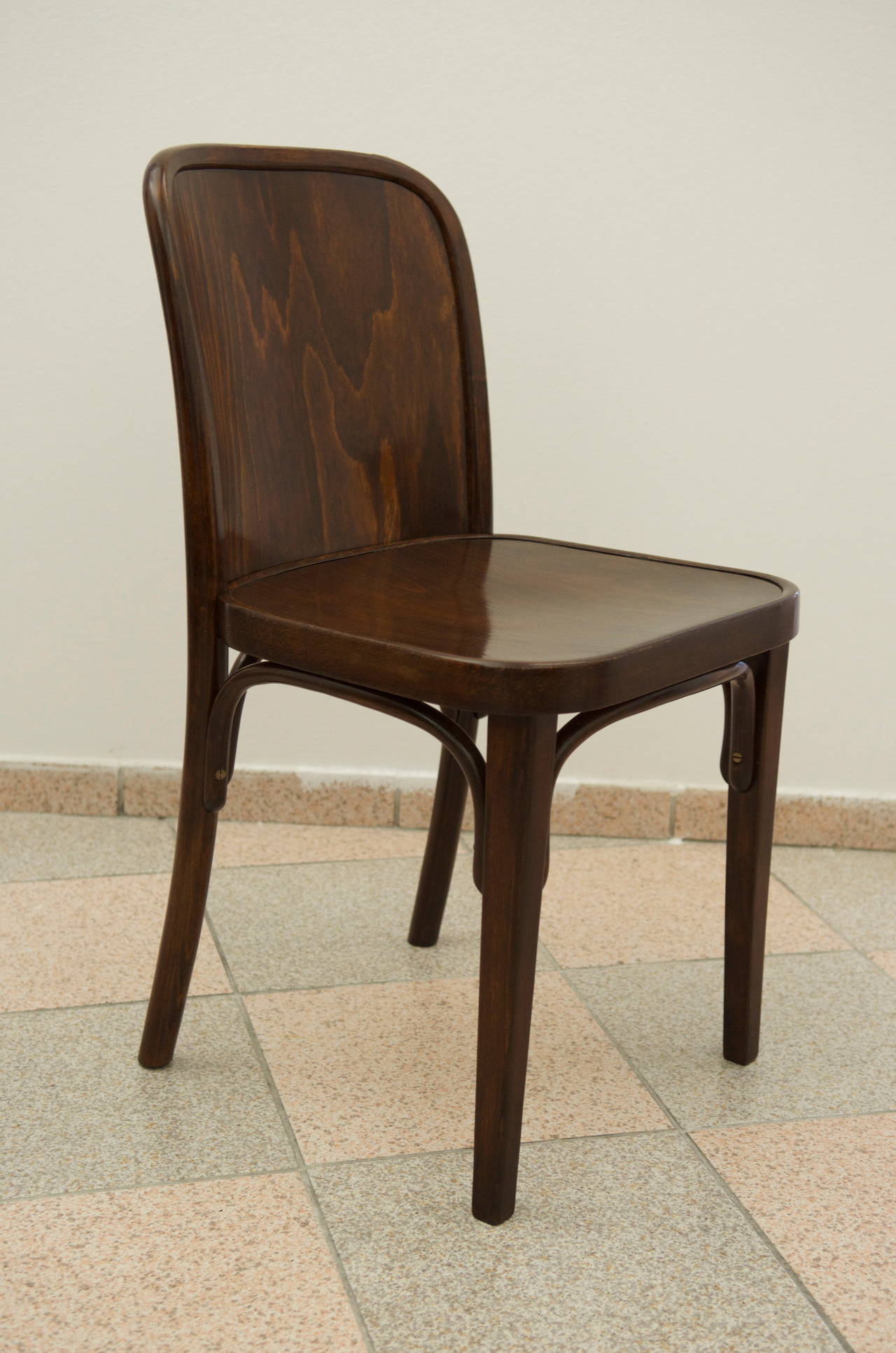 Paar Thonet-Stühle Nr. 811:: Josef Hoffmann zugeschrieben (Wiener Secession)