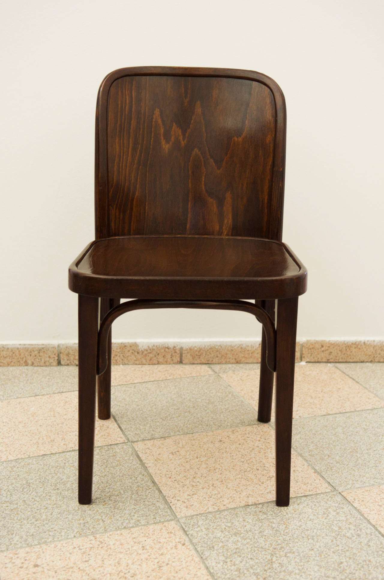 Thonet no. 811 chairs attributed to Josef Hoffmann
fully restored, dark stained, shellack polish.
price per chair
