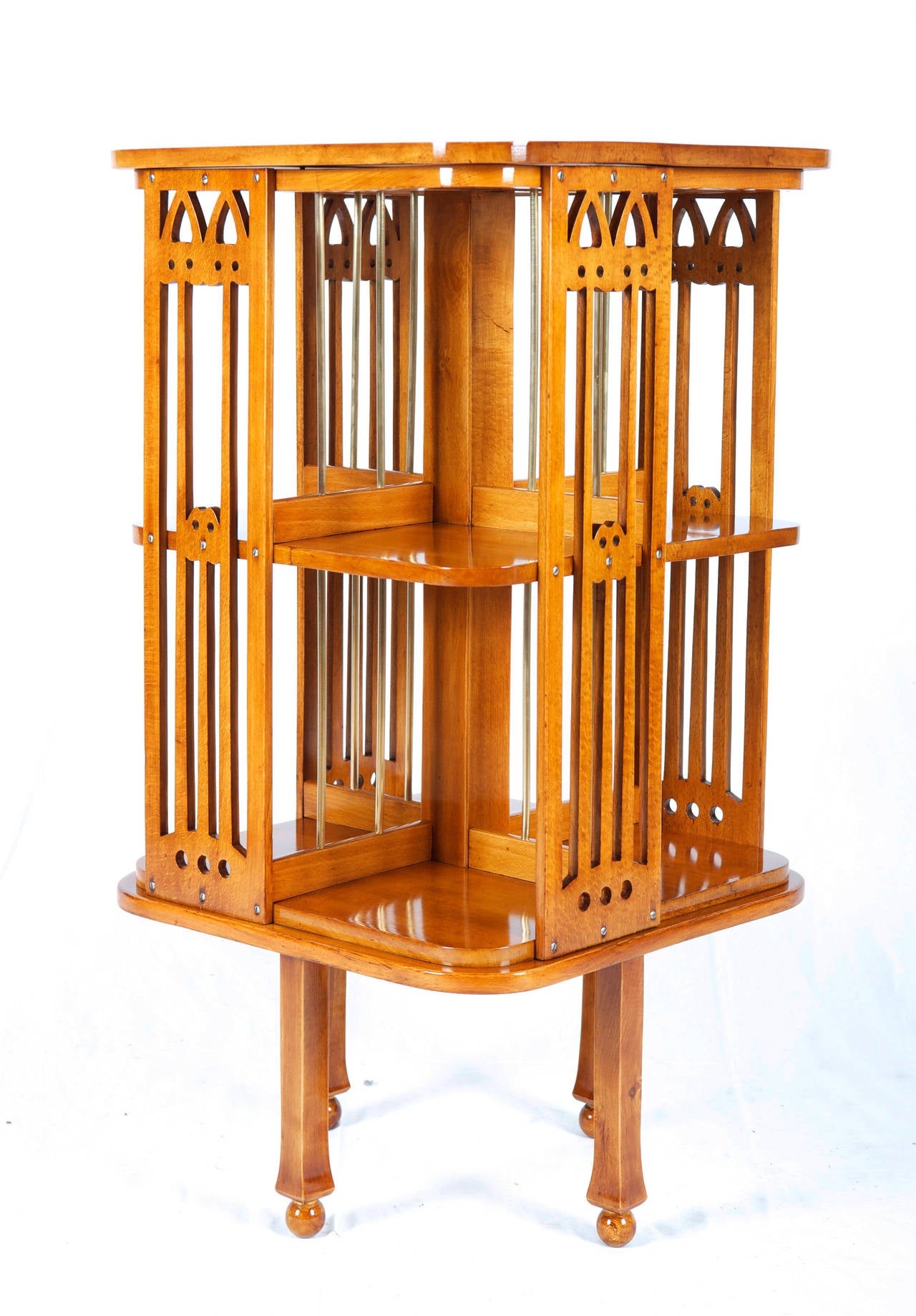 Rare  Thonet revolving bookcase with the catalogue number 3.
Restored with shellack finish.

See manufacturer catalog 